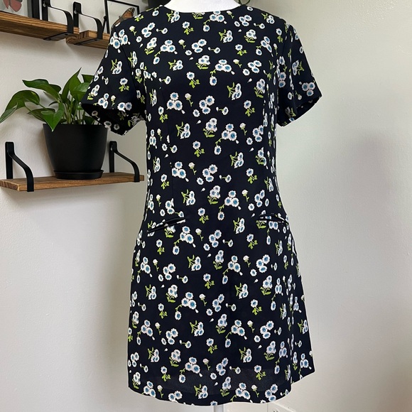 Vintage Floral Shift Short Sleeve Mini Dress Made in USA Faux Pockets Loose Fit - Picture 1 of 10